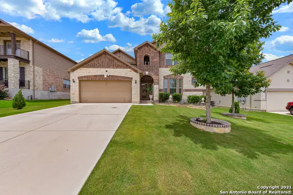 3121 Half Moon Dr, Schertz, TX 78108