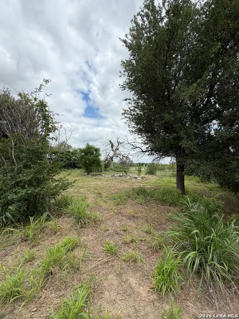 214 County Road 6845, Lytle, TX 78052