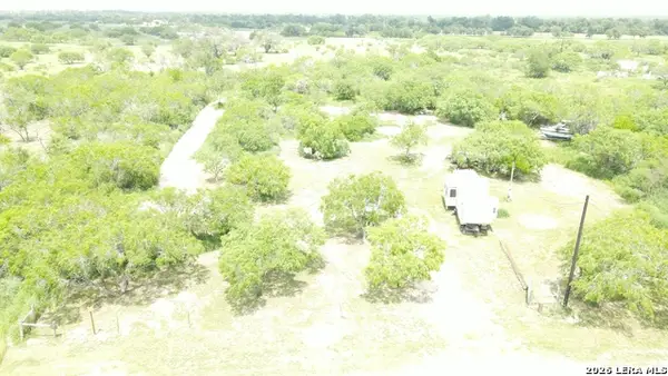 106 Lenette Dr, Woodsboro, TX 78393