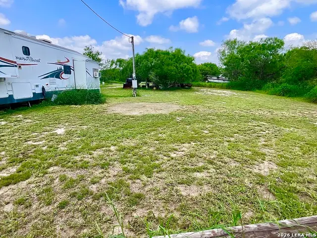 106 Lenette Dr, Woodsboro, TX 78393 - #2