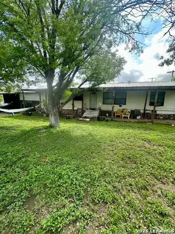 906 El Paso St, Sabinal, TX 78881 - #1