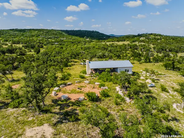 401 Pr 2410, Hondo, TX 78861