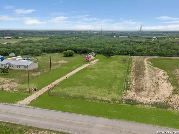 2691 Leissner School, Seguin, TX 78155