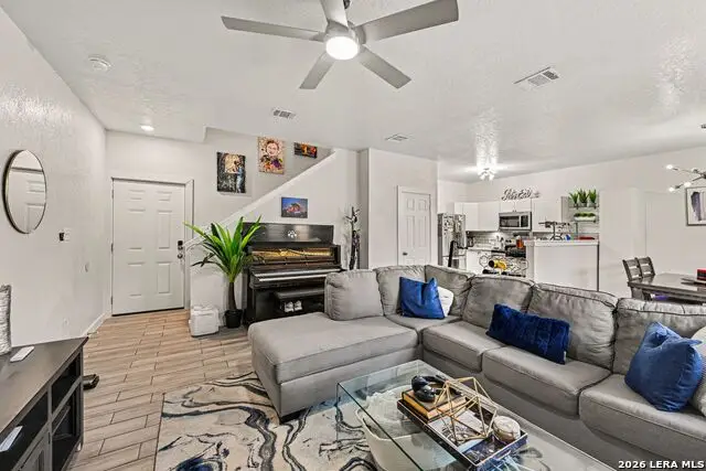 12 Oak Plz, San Antonio, TX 78216 - #3