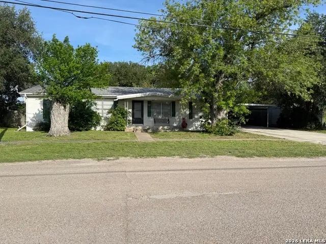 208 S Caves, Three Rivers, TX 78071 - #1