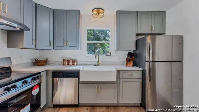 270 S Peach Ave, New Braunfels, TX 78130 - #3