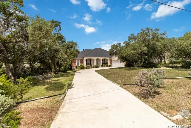 573 Mountain Oaks Dr, Canyon Lake, TX 78133 - #1