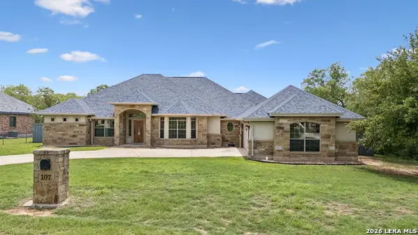 107 Oakview, Floresville, TX 78114