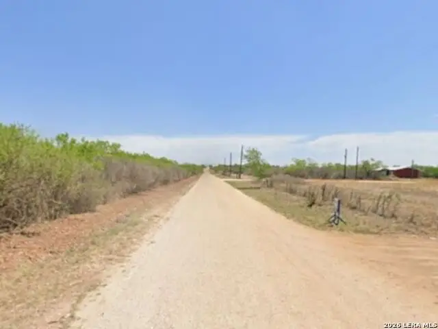 2017 County Road 651, Devine, TX 78016 - #3
