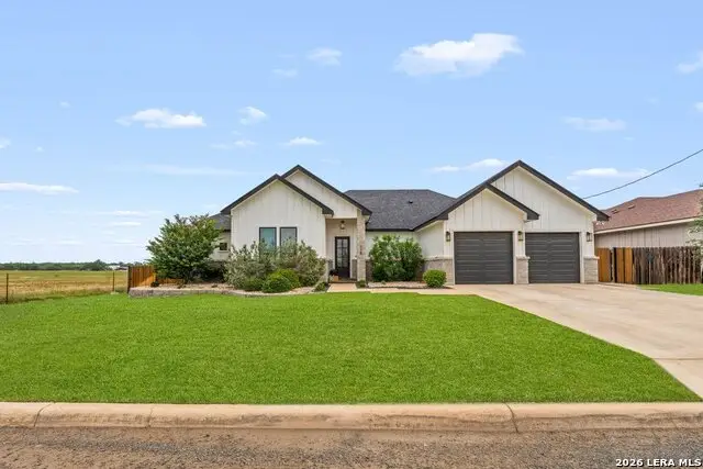 116 Park Hts, Poth, TX 78147 - #2