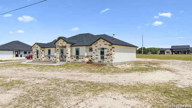 109 Summer Meadow Dr, La Vernia, TX 78121 - #3