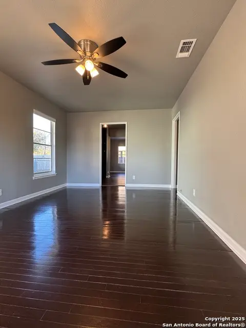 219 E Vestal Pl, San Antonio, TX 78221 - #2