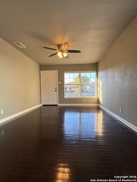 219 E Vestal Pl, San Antonio, TX 78221 - #3
