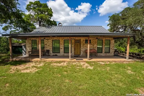 1040 Panther Hill Road, Vanderpool, TX 78885