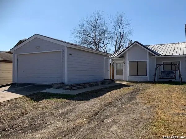 8441 Forest Ridge Dr, San Antonio, TX 78239