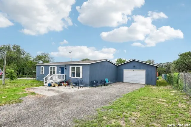 4103 Waterwood Pass Dr, Elmendorf, TX 78112 - #2
