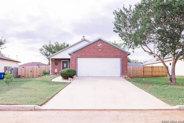 1512 Sandra Cir, Pleasanton, TX 78064 - #1