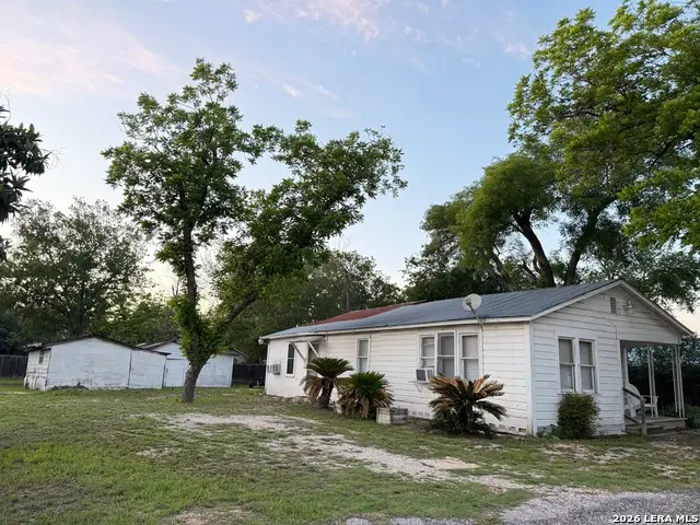 1828 W Mill St, New Braunfels, TX 78130 - #1
