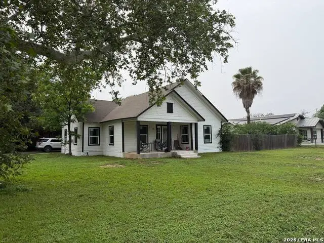 703 N High St, Uvalde, TX 78801 - #1