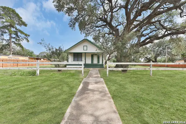 804 Commerce St, Pleasanton, TX 78064