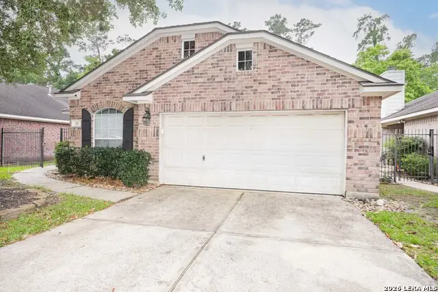 34 W Foxbriar Forest Cir, The Woodlands, TX 77382 - #2