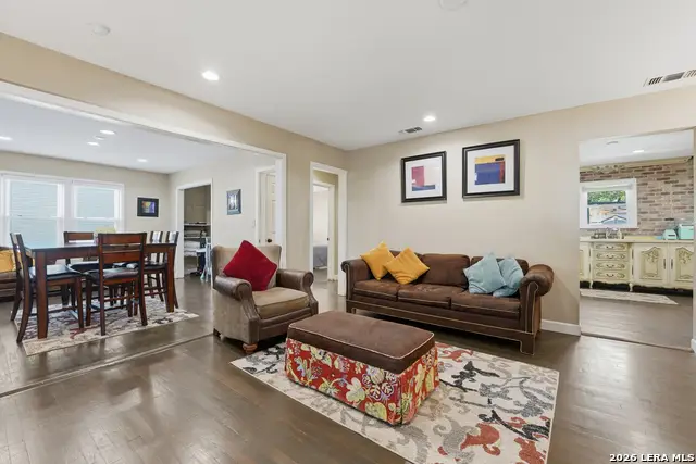 1236 S Academy Ave, New Braunfels, TX 78130 - #2