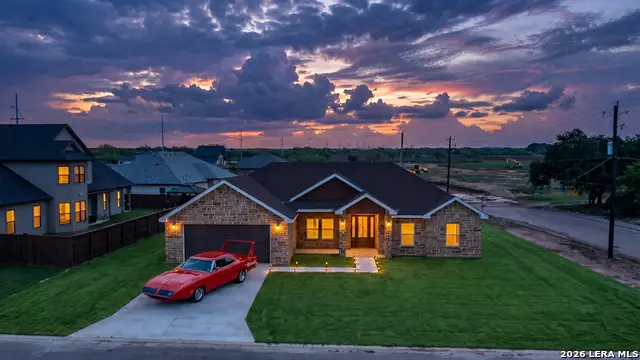 2 Hope Pl, Uvalde, TX 78801 - #1