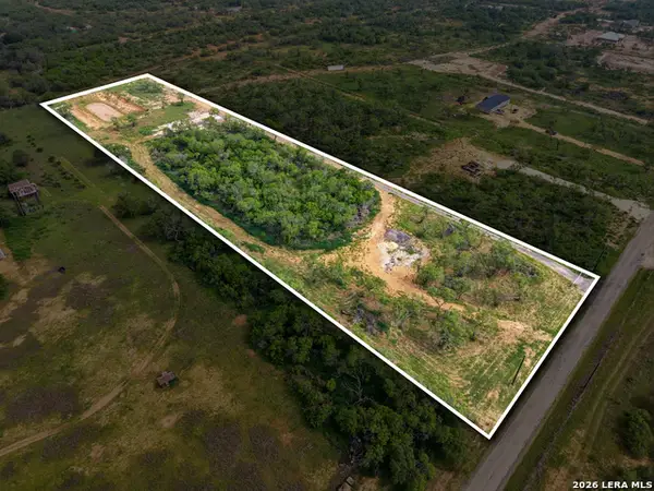 2105 County Road 124, Floresville, TX 78114