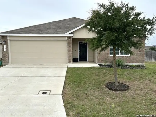 2700 La Mundial St, Seguin, TX 78155