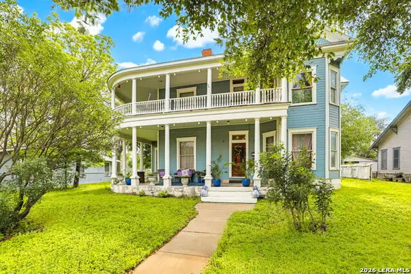 757 N Getty St, Uvalde, TX 78801