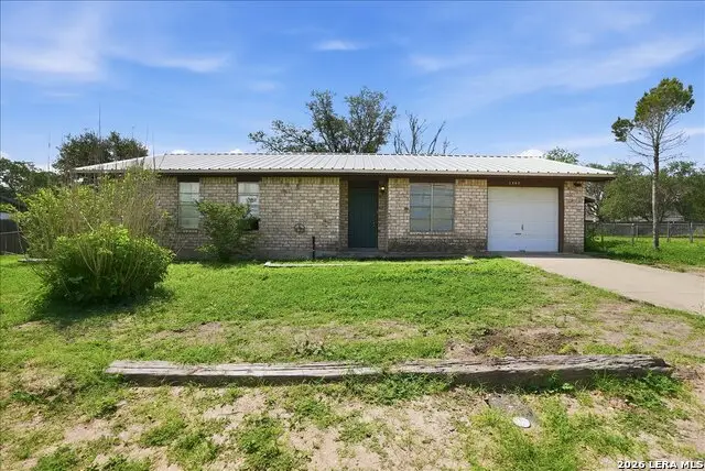 1307 Amy St, George West, TX 78022 - #1