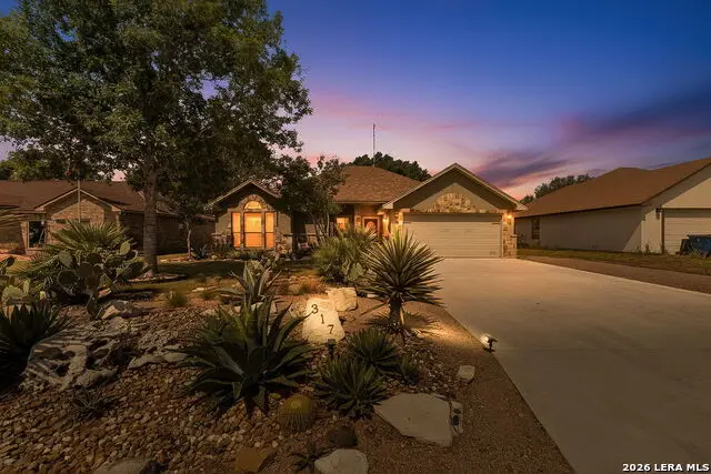 317 Yorktown, Pleasanton, TX 78064 - #1