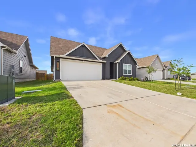 1012 Betsy Dr, Seguin, TX 78155 - #2