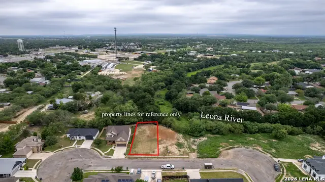 19 Rio Seco Dr, Uvalde, TX 78801 - #1