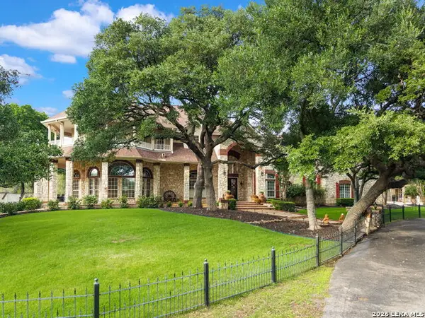 8040 Rolling Acres Trail, Fair Oaks Ranch, TX 78015