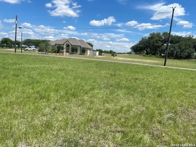 501 Spanish Grant Cir, Bandera, TX 78003 - #2