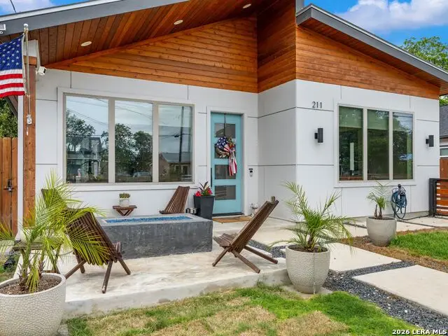 211 W Lubbock St, San Antonio, TX 78204 - #2