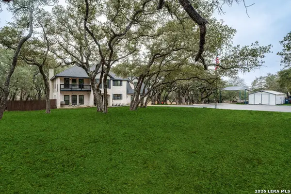 322 Dublin Cir, Floresville, TX 78114