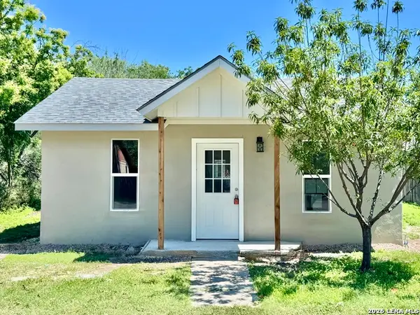 1273 Monterrey Street, Uvalde, TX 78801