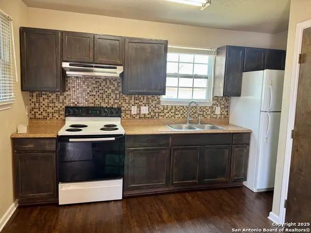 401 Dora St, San Antonio, TX 78212 - #3