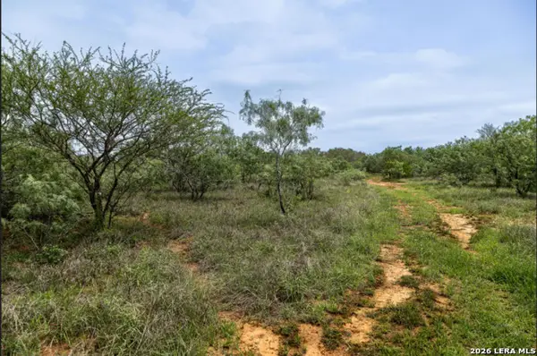 0 Cr 106, Floresville, TX 78114