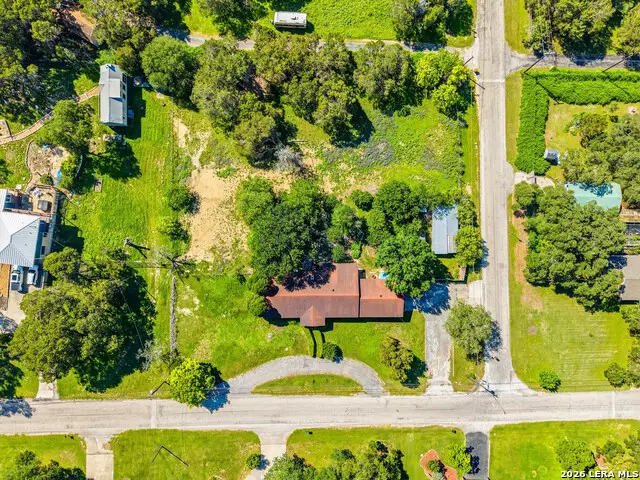 359 Lark Ln, New Braunfels, TX 78132 - #1