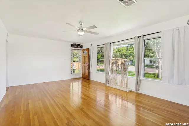 219 Pinewood Ln, San Antonio, TX 78216 - #3
