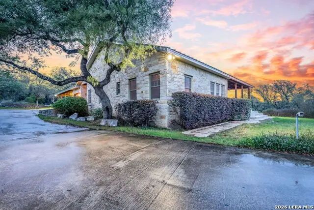 377 Buffalo Springs Rd, New Braunfels, TX 78132 - #2