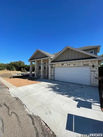 107 Sutton Pl, Uvalde, TX 78801 - #1