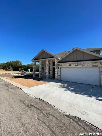 107 Sutton Pl, Uvalde, TX 78801 - #2