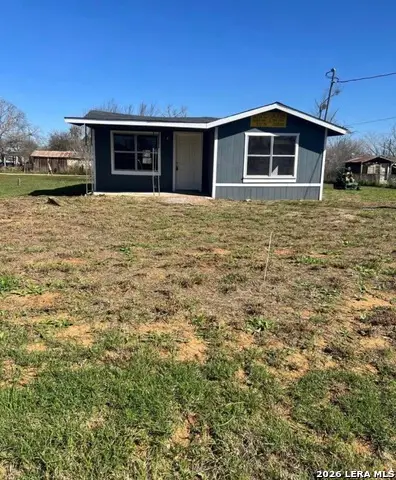 416 E Curtis, Dilley, TX 78017