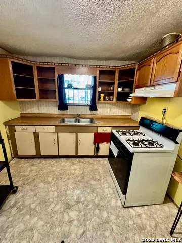 216 N San Gabriel Ave, San Antonio, TX 78237 - #3