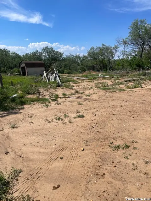 138 Country View, Floresville, TX 78114 - #1