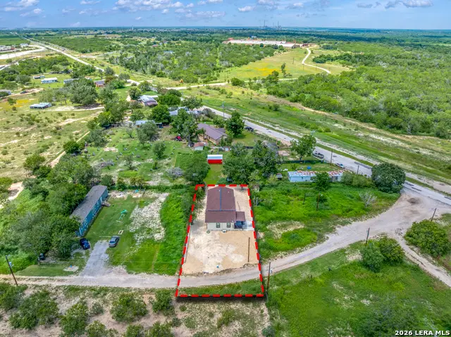 8701 County Road 128, Floresville, TX 78114 - #1